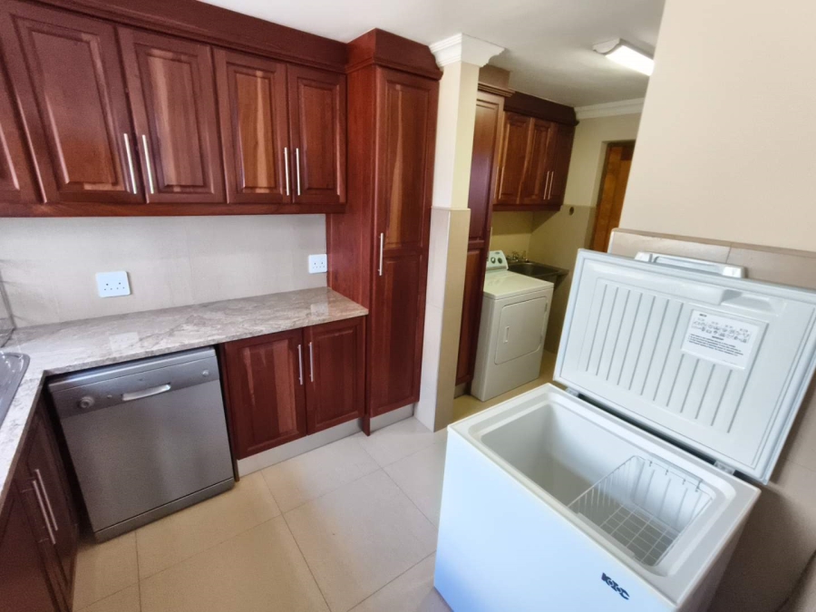 5 Bedroom Property for Sale in Blueberry Hill Western Cape